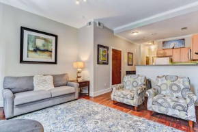 E Bay St Loft by City Market and River Street